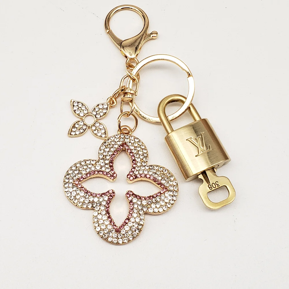 Authentic Louis Vuitton Lock & Key with Unbranded Pink Floral Clover Keychain - Picture 2 of 7